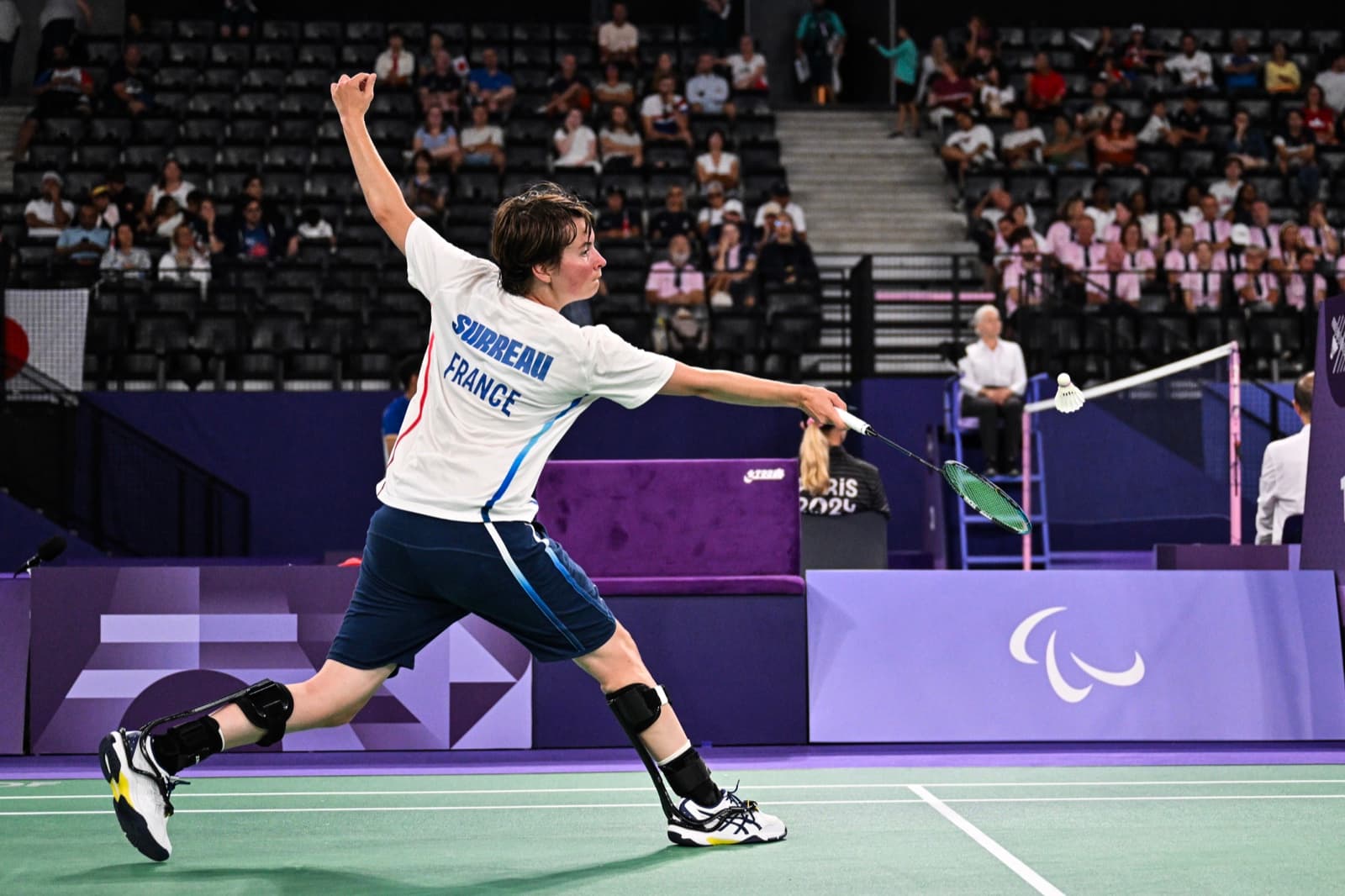 Milena Surreau en plein smash aux Jeux Paralympiques